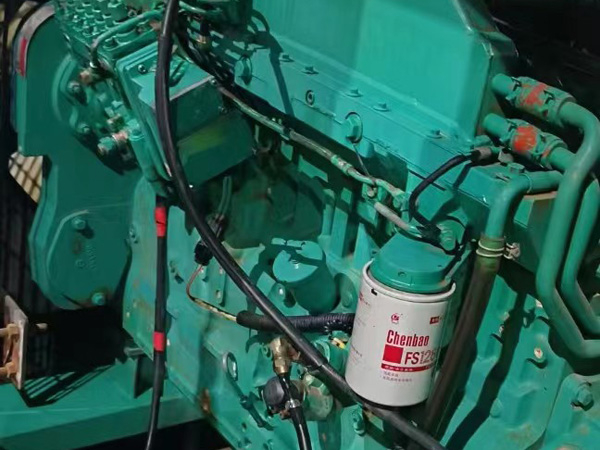 牟平如何确定新的发电机组控制系统是否与原系统兼容?